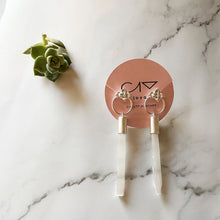 Cargar imagen en el visor de la galería, Aros selenita