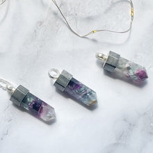 Cargar imagen en el visor de la galería, Punta Fluorita envejecida