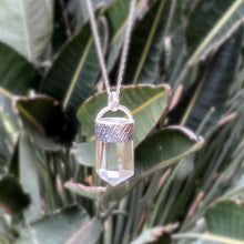 Cargar imagen en el visor de la galería, Punta cuarzo cristal envejecida